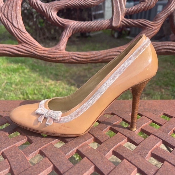 Valentino Apricot Bow Detail Round Toe Wood Stacked Heel Pumps - Picture 7 of 10